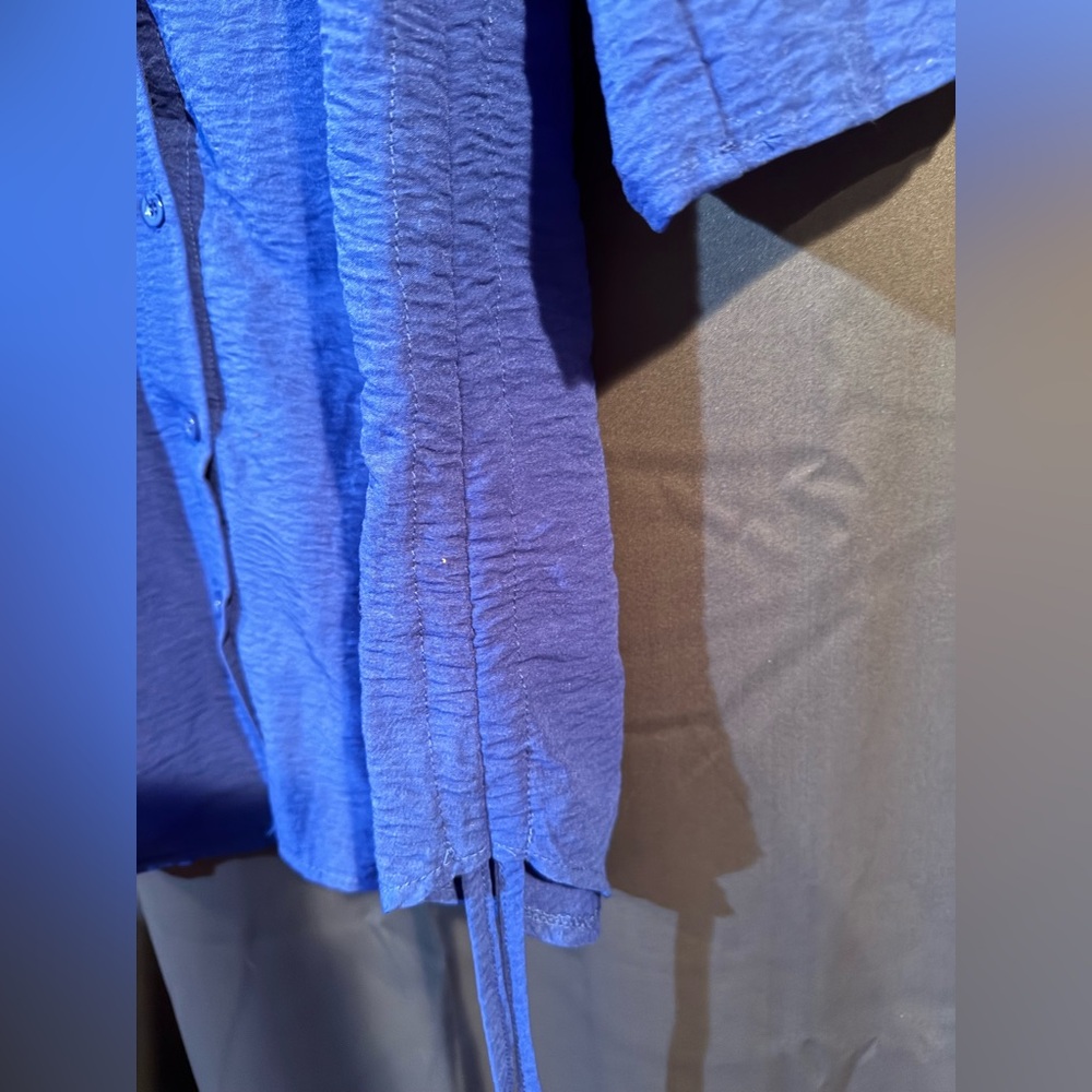 Women’s Rouched Casual Button Down Oversized Shirt Small BNWT - Picture 6 of 9